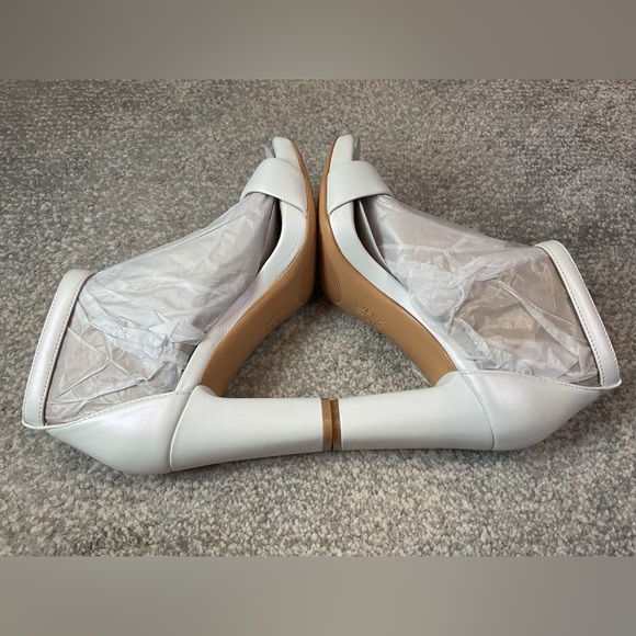 Naturalizer Joy White Leather Block Heel Sandal - Size 7 (NIB) - Picture 10 of 16